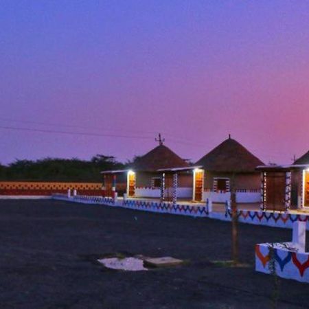 Banni Village Resort - Rann Of Kutch Bherandiala ภายนอก รูปภาพ