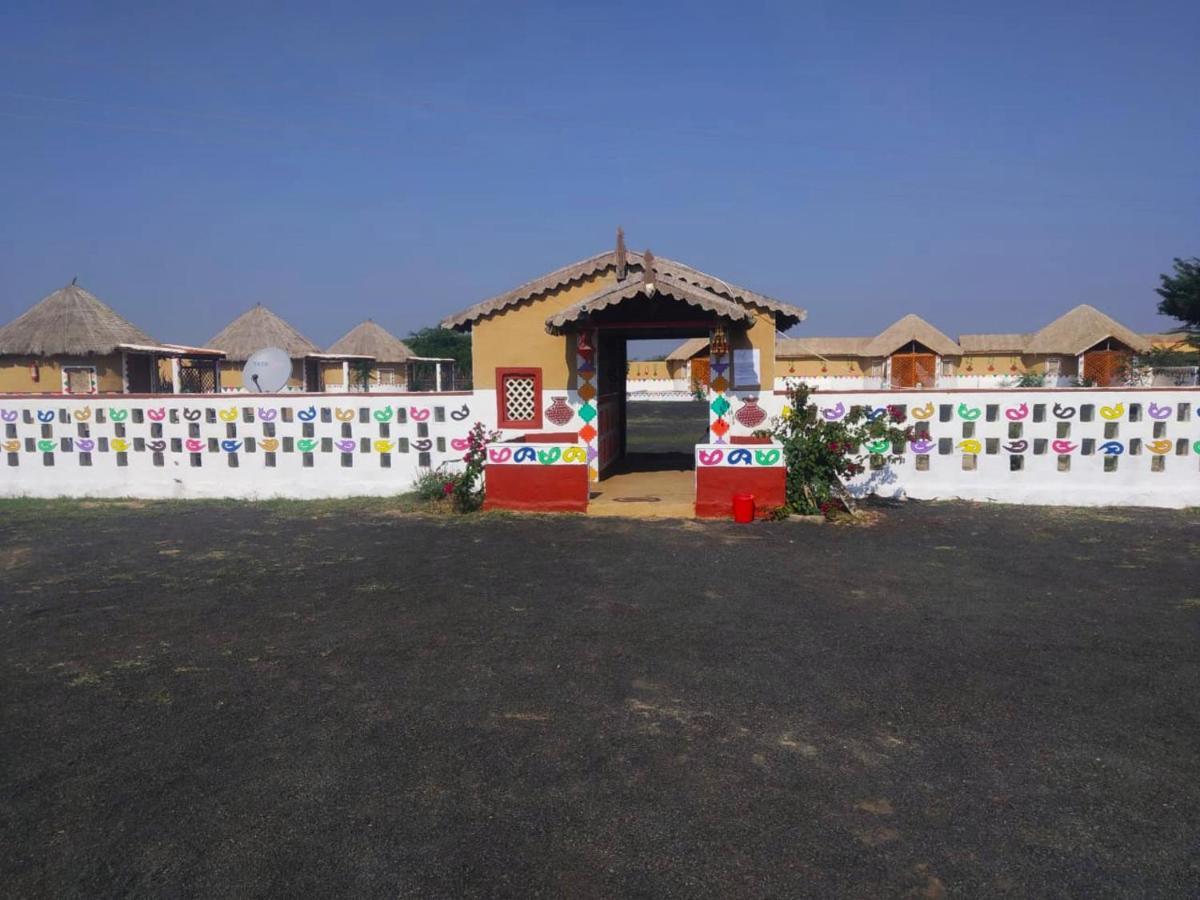 Banni Village Resort - Rann Of Kutch Bherandiala ภายนอก รูปภาพ