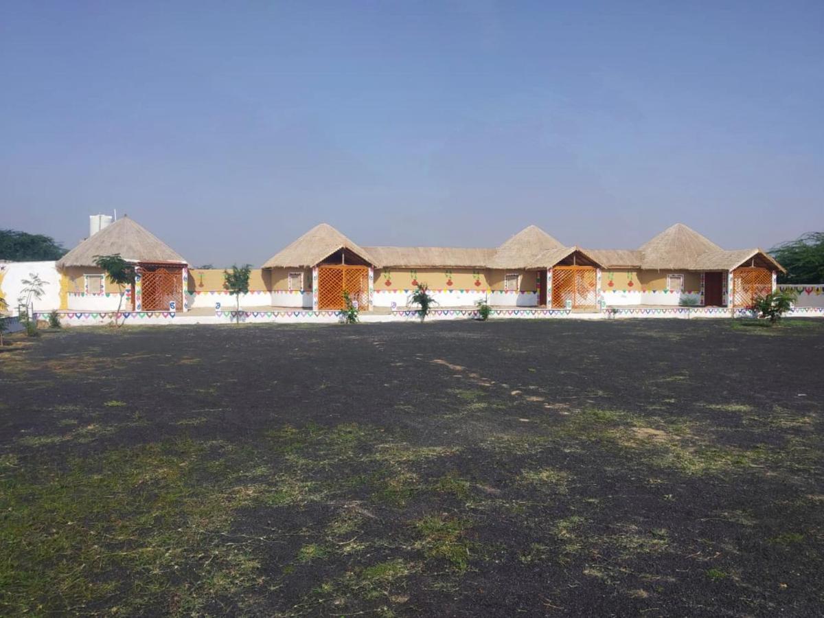 Banni Village Resort - Rann Of Kutch Bherandiala ภายนอก รูปภาพ