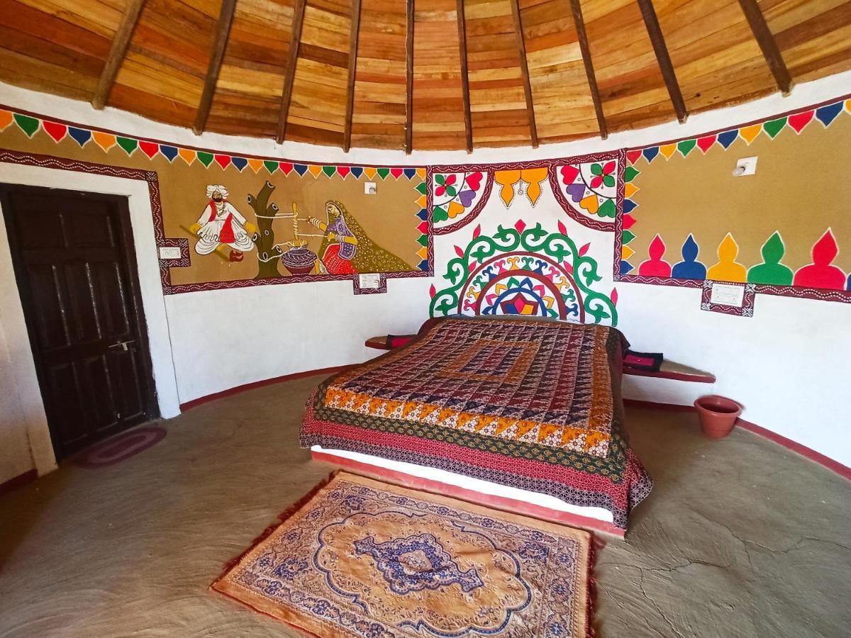 Banni Village Resort - Rann Of Kutch Bherandiala ภายนอก รูปภาพ
