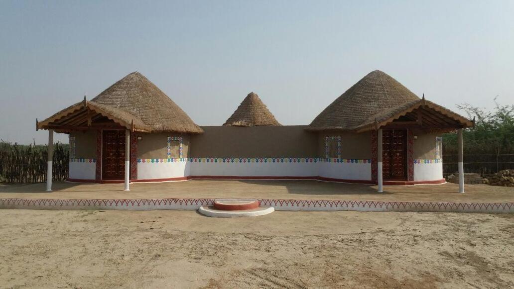 Banni Village Resort - Rann Of Kutch Bherandiala ภายนอก รูปภาพ