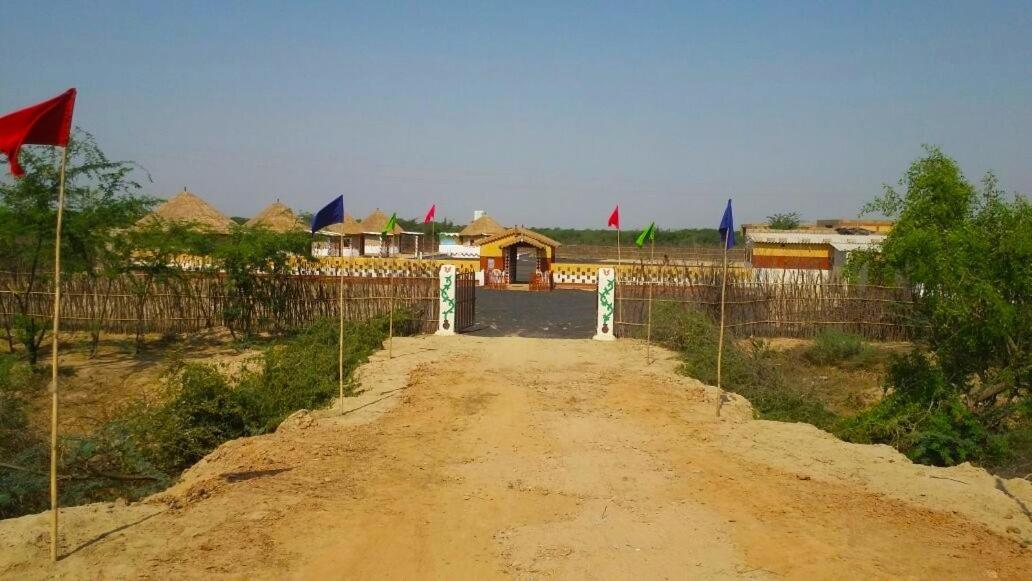 Banni Village Resort - Rann Of Kutch Bherandiala ภายนอก รูปภาพ