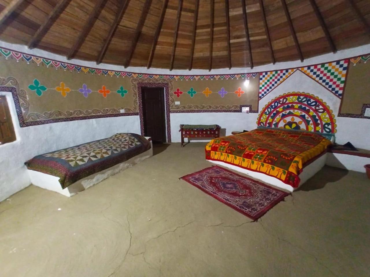 Banni Village Resort - Rann Of Kutch Bherandiala ภายนอก รูปภาพ