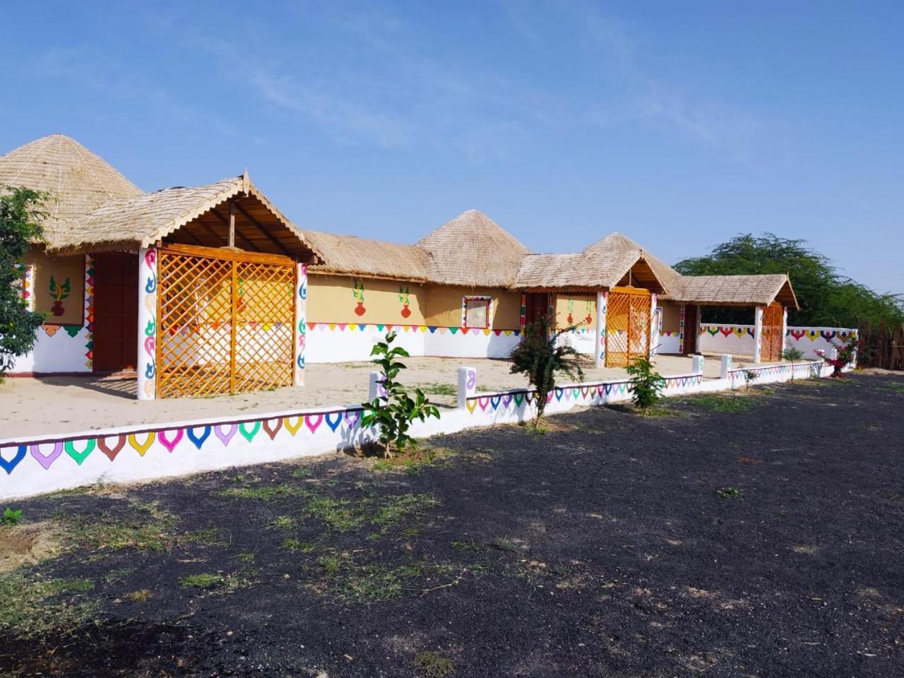 Banni Village Resort - Rann Of Kutch Bherandiala ภายนอก รูปภาพ