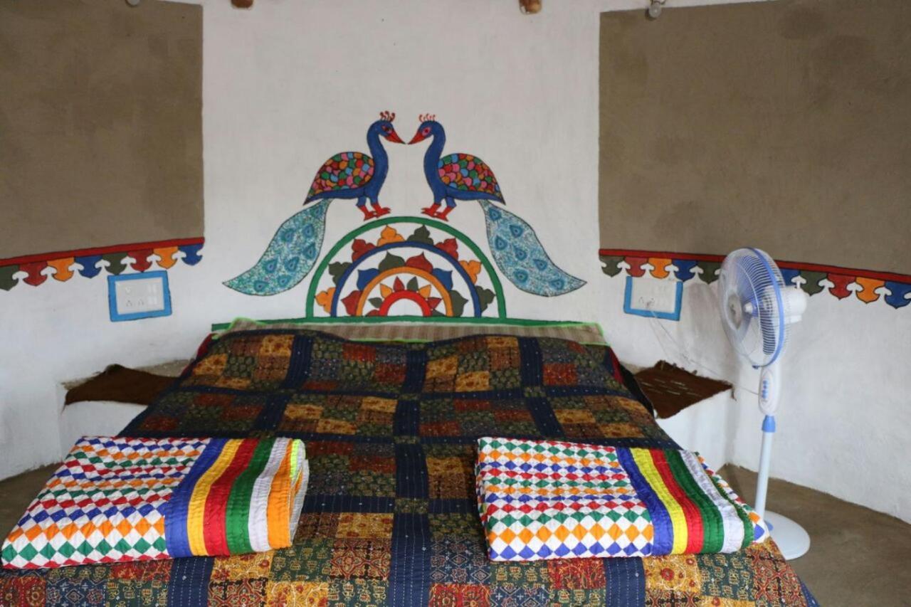 Banni Village Resort - Rann Of Kutch Bherandiala ภายนอก รูปภาพ