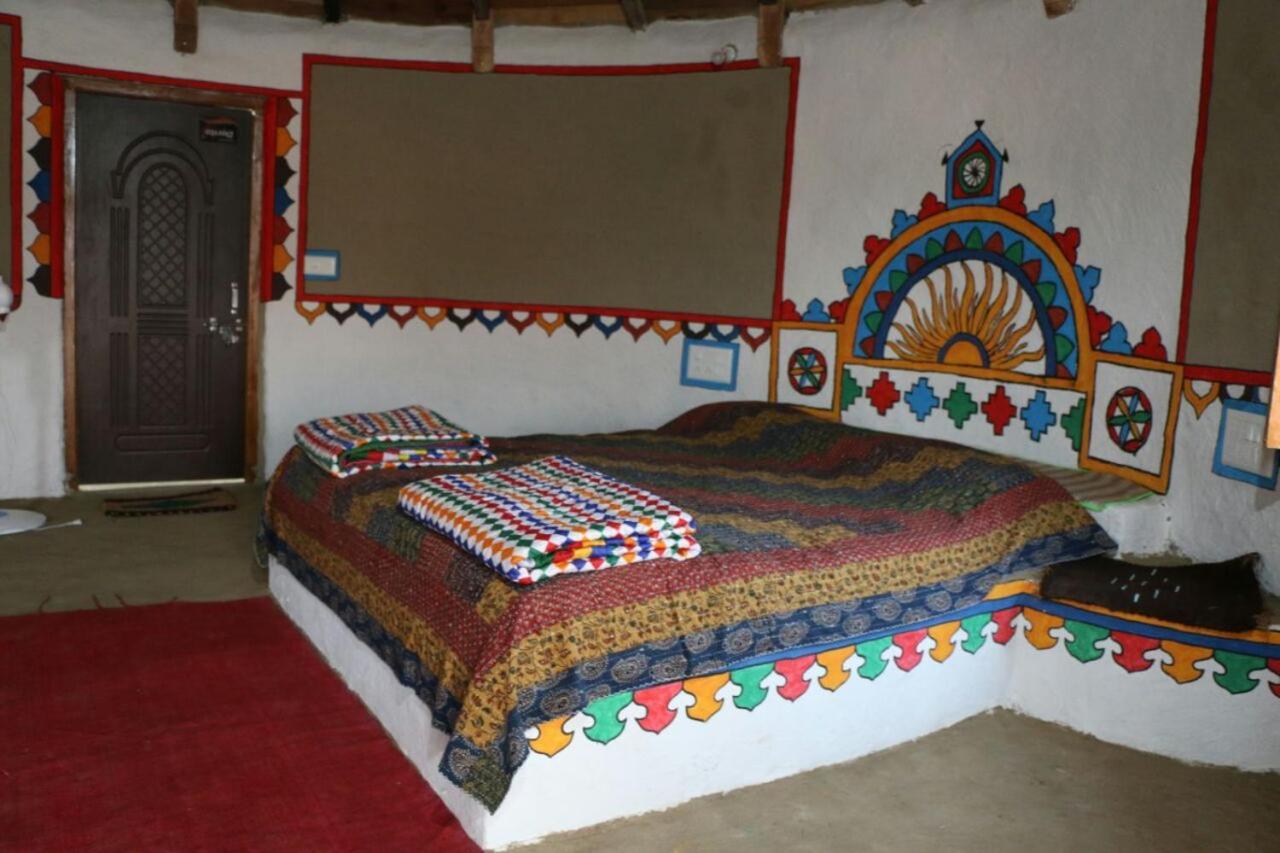 Banni Village Resort - Rann Of Kutch Bherandiala ภายนอก รูปภาพ