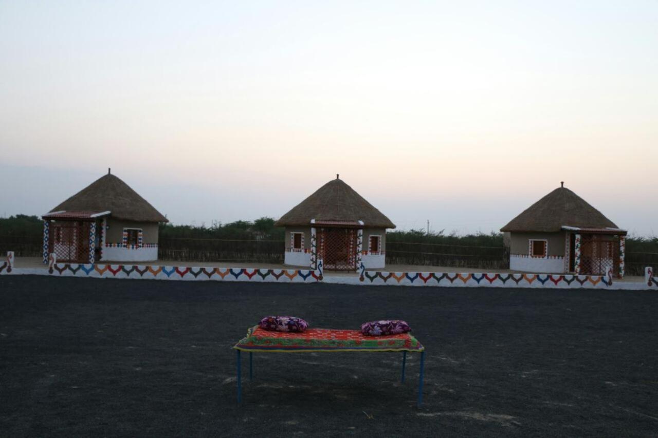Banni Village Resort - Rann Of Kutch Bherandiala ภายนอก รูปภาพ